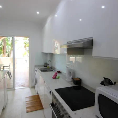 Arcos 3 - Pool & Center