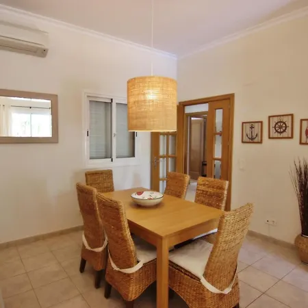 Arcos 3 - Pool & Center Apartment