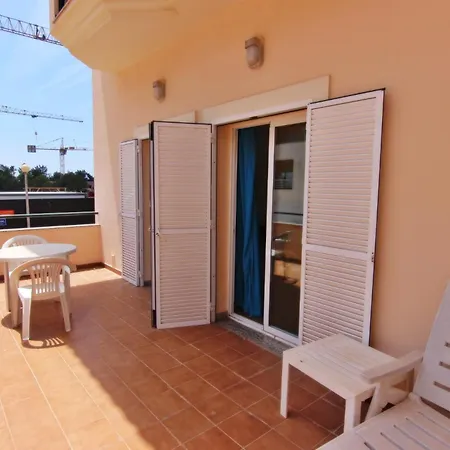 Arcos 3 - Pool & Center