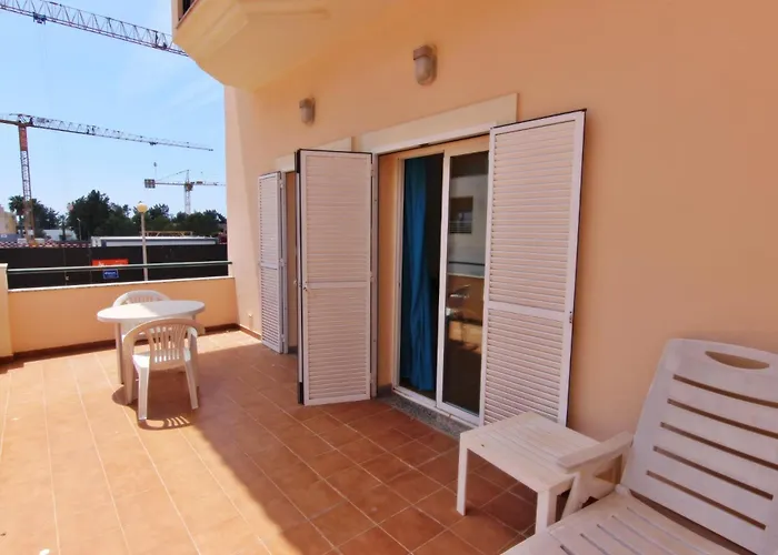 Arcos 3 - Pool & Center